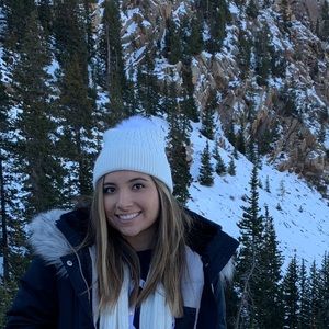 Meet your Posher, Priscila